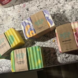 Handcrafted Soap Set - Multicolor